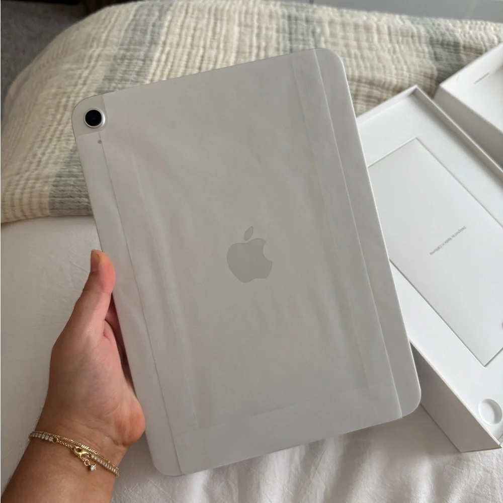 Apple iPad - Silver